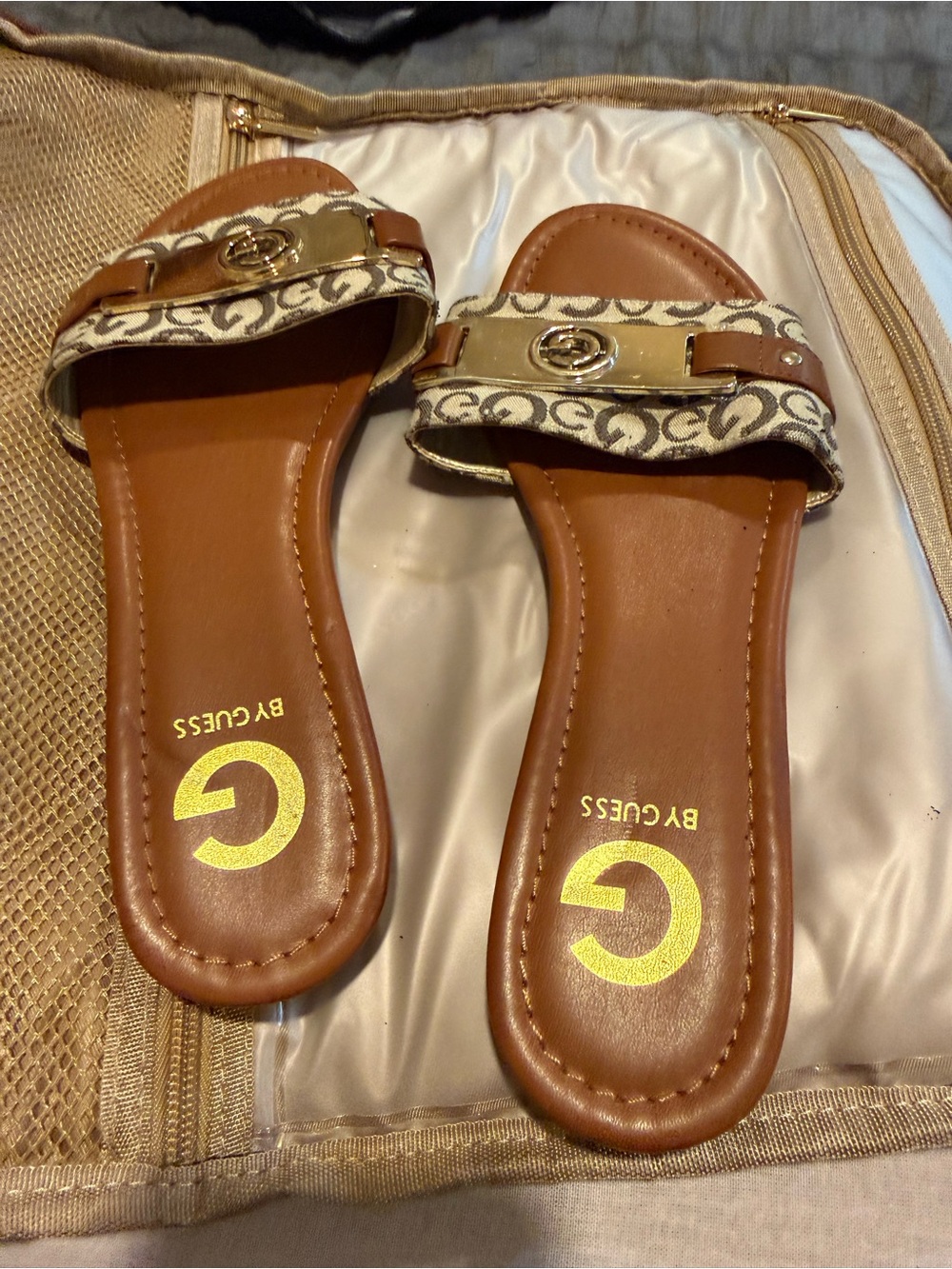 Guess Brown Logo-Accent Slip-On Sandals